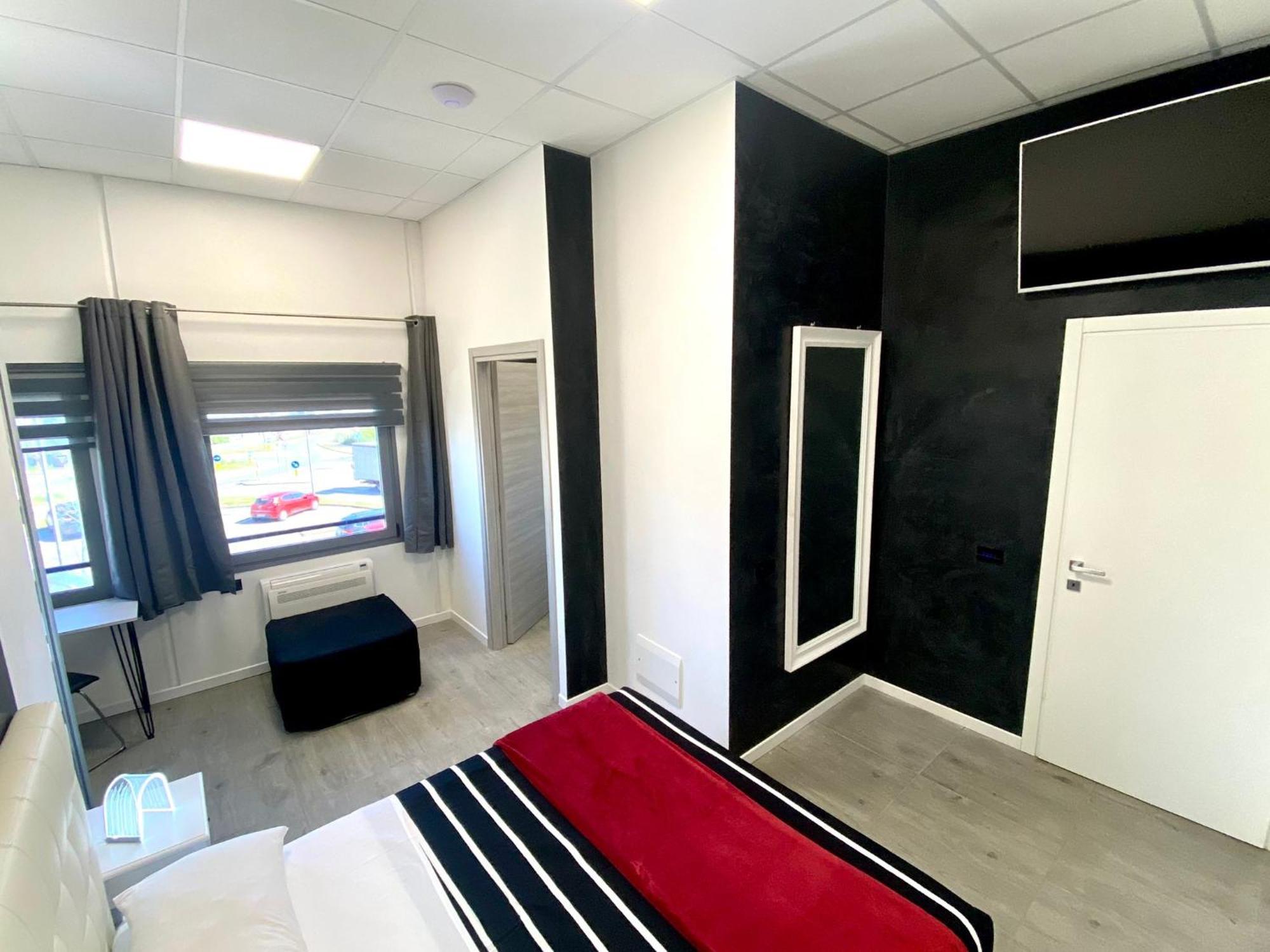 Hotel Tech Brembate Kültér fotó